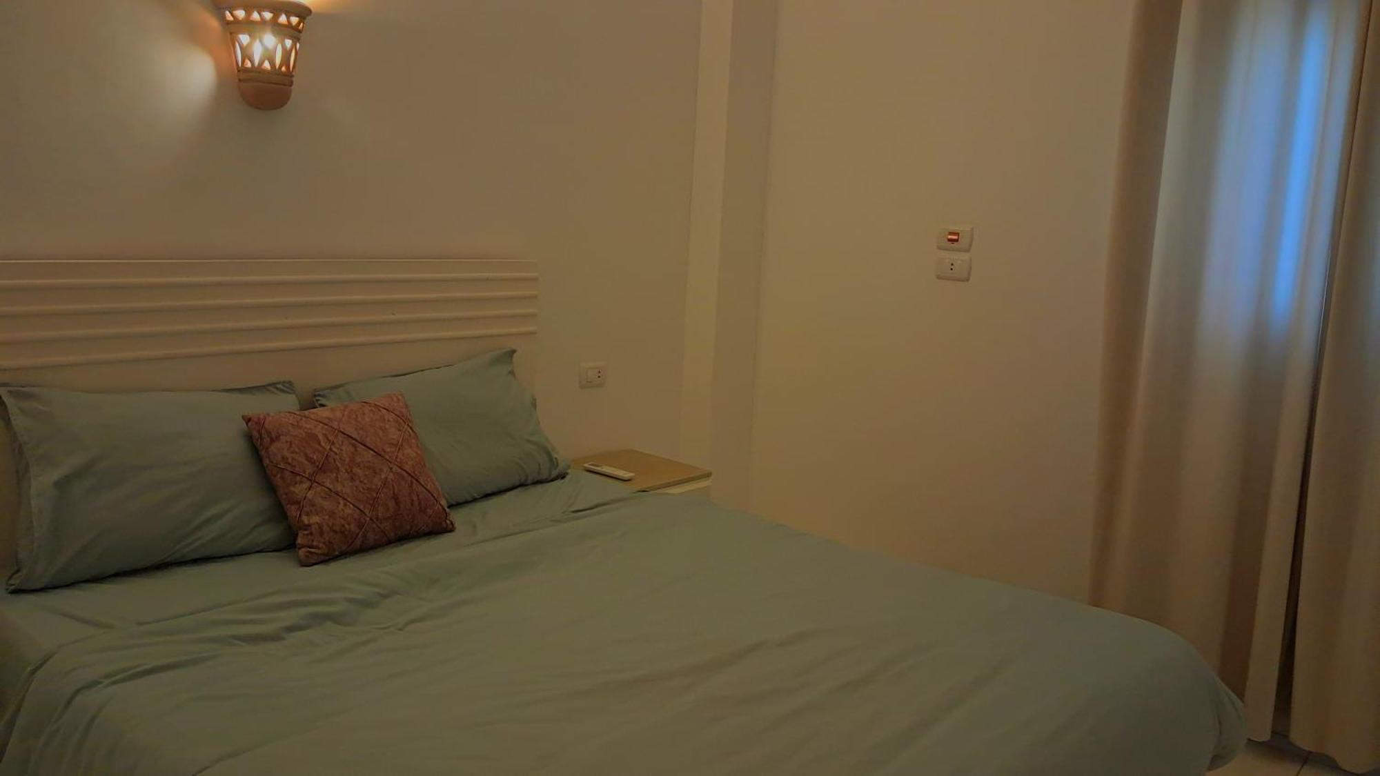 White Jurf Apartment *
